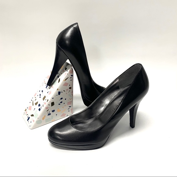 almond toe black pumps